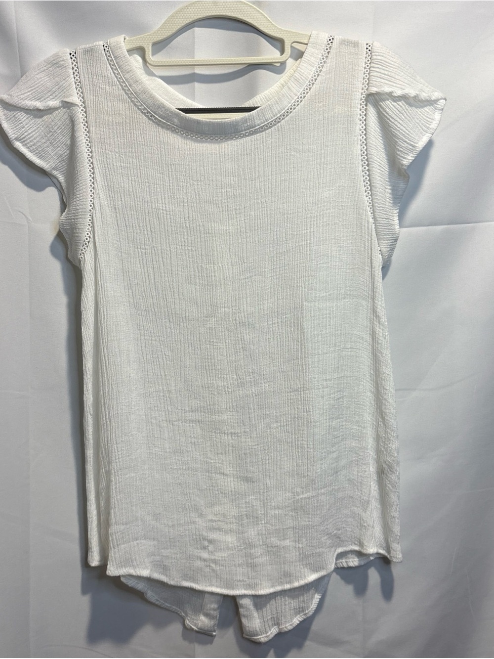 mine White Ribbed Cap Sleeve Tee with Crochet Trim